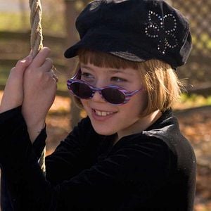 Foto Familiar Strangers