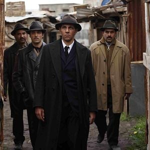 Foto Outside the Law