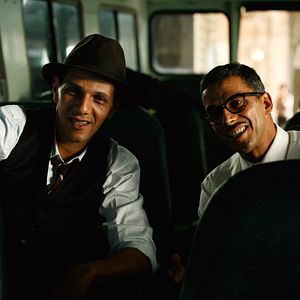 Foto Outside the Law