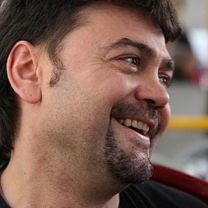 Foto Propios y extraños