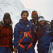 Foto The Dark Glow of the Mountains