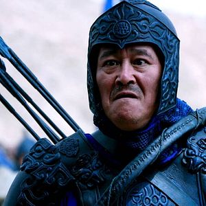 Foto Una mujer, una pistola y una tienda de fideos chinos