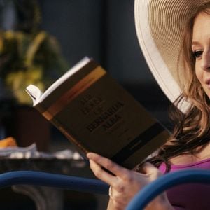 Foto From Prada to Nada