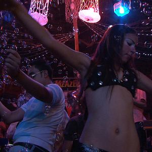 Foto Por la noche, ellas bailan