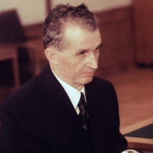 Foto Autobiografia lui Nicolae Ceausescu