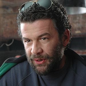 Foto La mujer con la nariz rota