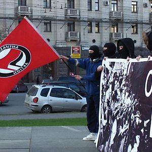 Foto Noise and Resistance