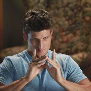 Foto Parker Young
