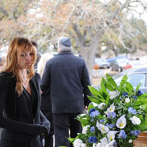 Foto Beneath the Darkness