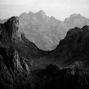 Foto Qu'ils reposent en révolte