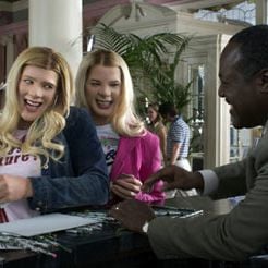 Foto Dos "rubias" de pelo en pecho