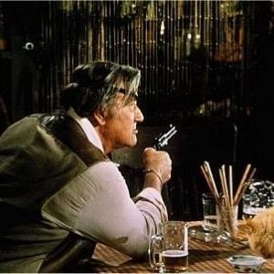 Foto El rifle y la Biblia