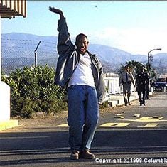 Foto De ladrón a policía