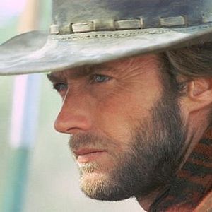 Foto Dos mulas y una mujer