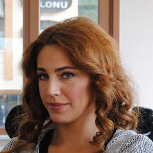 Foto Seninki Kaç Para?