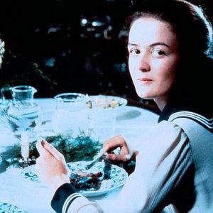 Foto Eine blassblaue Frauenschrift