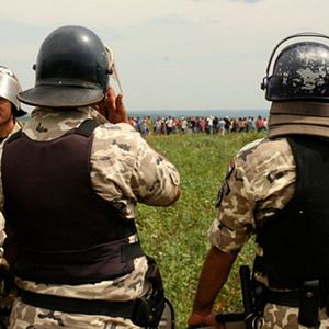 Foto Raising Resistance