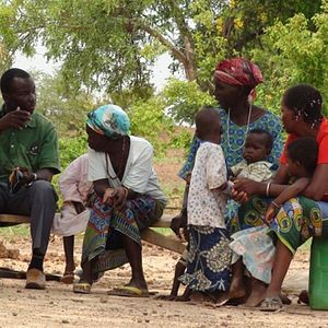 Foto Knistern der Zeit - Christoph Schlingensief und sein Operndorf in Burkina Faso