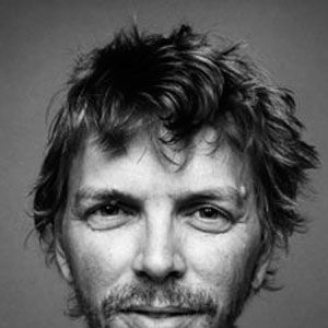 Foto Bradley Rust Gray