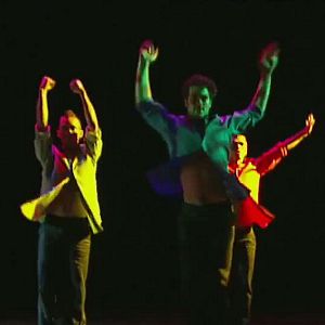 Foto Never Stand Still