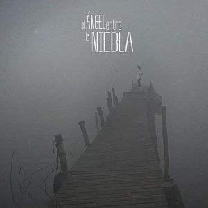 Foto El ángel entre la niebla