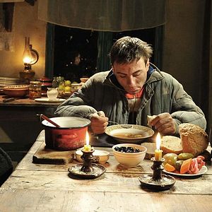 Foto Más allá de las colinas