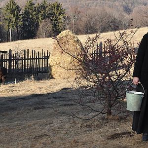 Foto Más allá de las colinas