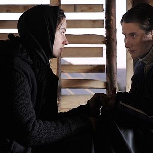 Foto Más allá de las colinas