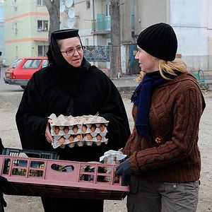 Foto Más allá de las colinas