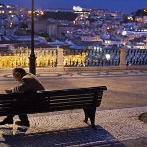 Foto Tren de noche a Lisboa