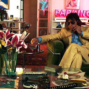 Foto A Glimpse Inside The Mind of Charles Swan III