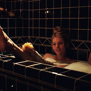 Foto A Glimpse Inside The Mind of Charles Swan III