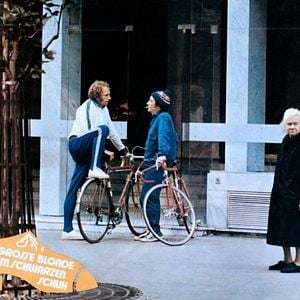 Foto El gran rubio con un zapato negro