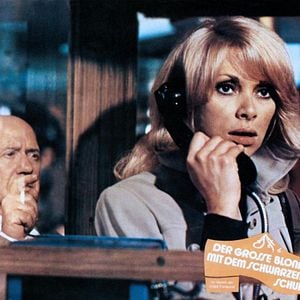 Foto El gran rubio con un zapato negro