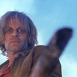 Foto Reza el muerto, mata el vivo