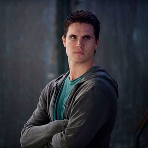 Foto Robbie Amell