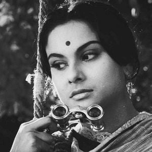 Foto Charulata. La esposa solitaria