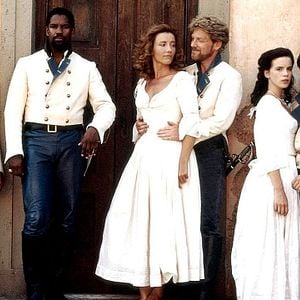 Foto Mucho ruido y pocas nueces