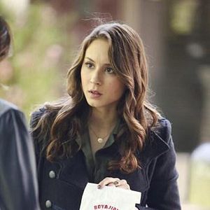 Foto Troian Bellisario