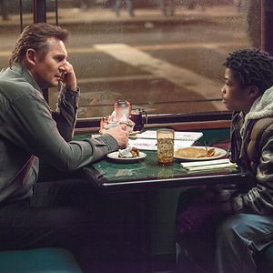 Foto Caminando entre las tumbas