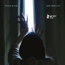 Foto She's Lost Control