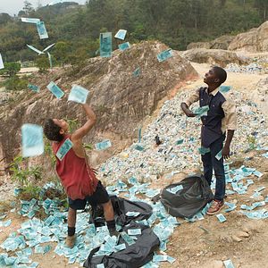 Foto Trash. Ladrones de esperanza