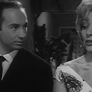 Foto Maribel y la extraña familia