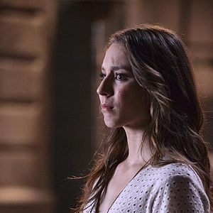 Foto Troian Bellisario