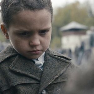 Foto Desnudo entre lobos
