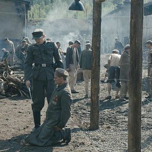 Foto Desnudo entre lobos