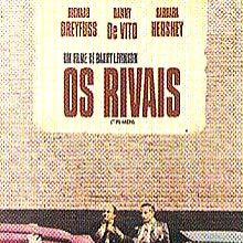 Foto Dos estafadores y una mujer