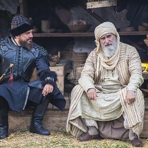 Foto Diriliş Ertuğrul