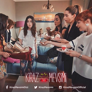 Foto Amar es primavera: Cherry Season