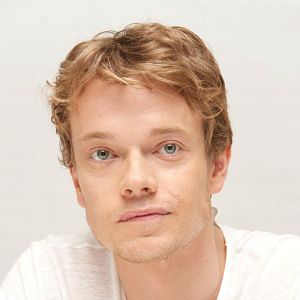 Foto Alfie Allen